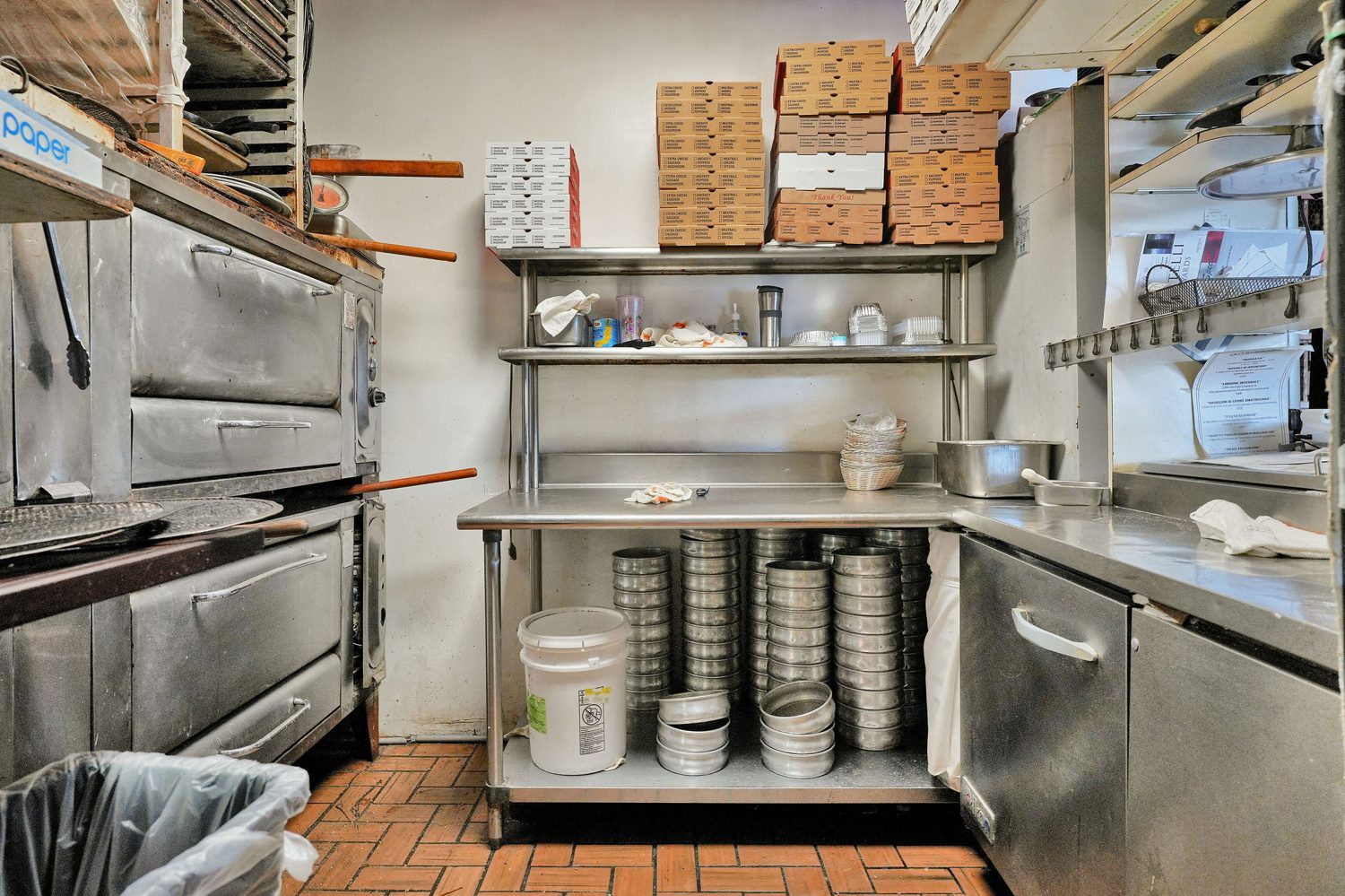 Pizza and prep line with stainless stations